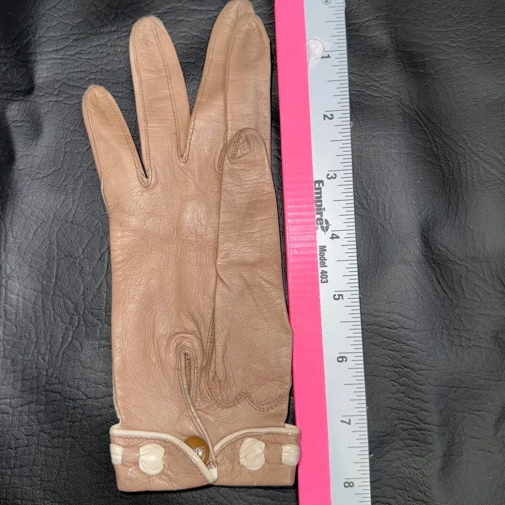 Vintage Chateau Tan Leather Gloves Made in France Embroidered Cream Trim